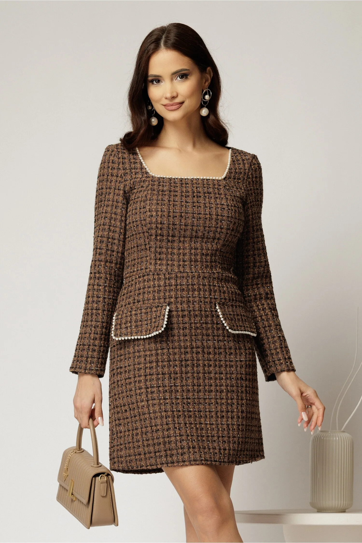 Rochie Bonnie bej din tweed cu lurex si perle