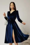 Rochie DY Fashion bleumarin din catifea cu decolteu in V si funda in talie