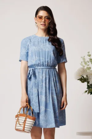 Rochie DY Fashion din visocza bleu cu imprimeu floral alb si cordon in talie
