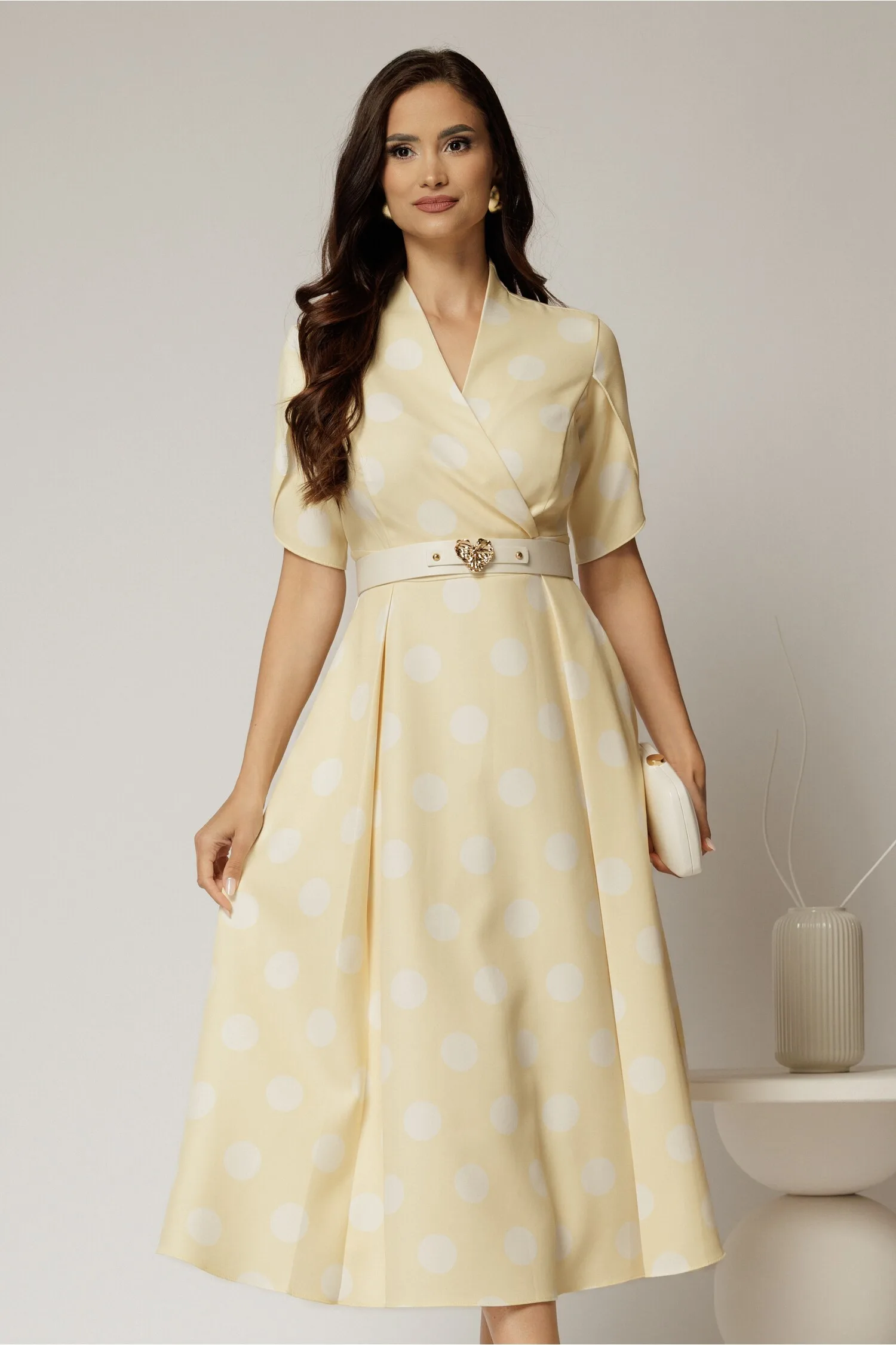 Rochie DY Fashion galbena cu buline cu decolteu si maneci petrecute
