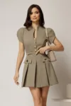 Rochie DY Fashion kaki scurta cu pliuri pe fusta si nasturi pe bust