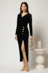 Rochie DY Fashion lunga neagra din catifea cu slit si nasturi decorativi