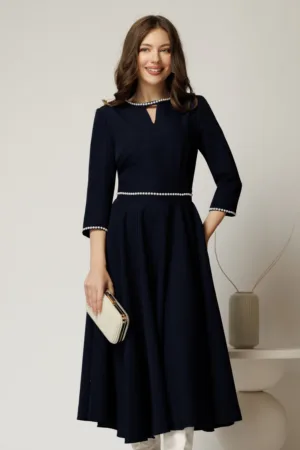Rochie DY Fashion midi bleumarin eleganta cu perle in talie si la decolteu