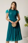 Rochie DY Fashion midi din tull turcoaz in clos cu pene la umeri