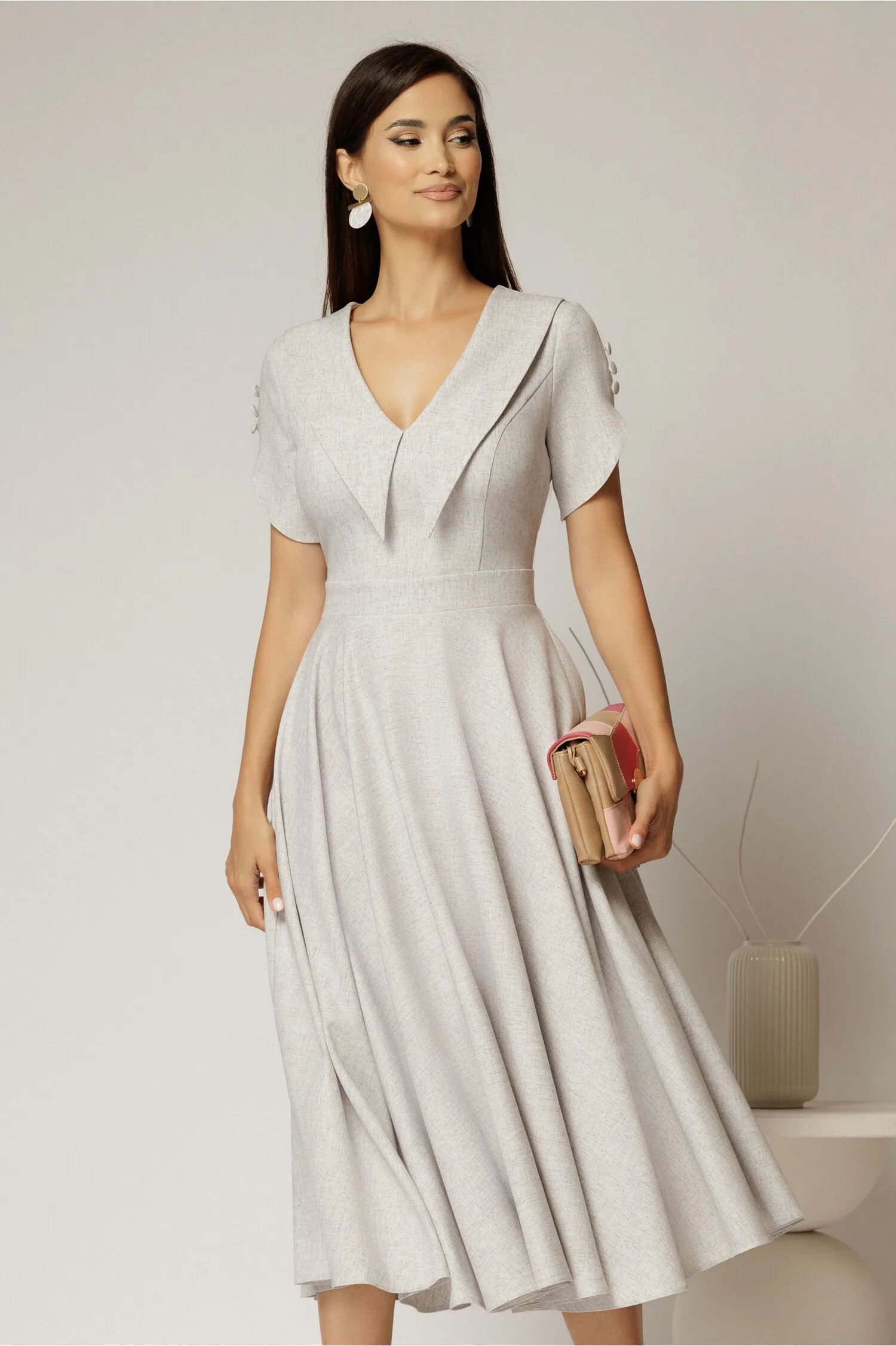 Rochie DY Fashion midi gri cu guler ascutit si maneci scurte cu nasturi