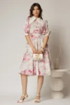 Rochie DY Fashion midi imprimeu floral roz cu guler ascutit si maneci bufante