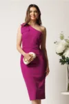 Rochie DY Fashion midi magenta din stofa cu croi conic si funda pe un umar