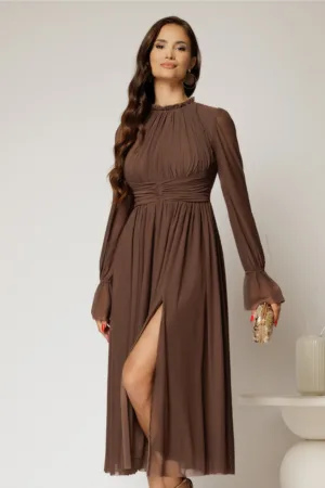 Rochie DY Fashion midi maro din tulle fin in clos cu crapatura pe picior