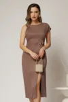 Rochie DY Fashion midi maro din viscoza conica cu aspect sidefat si accesoriu in talie