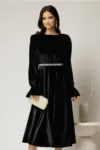 Rochie DY Fashion midi neagra din catifea cu perle pe talie