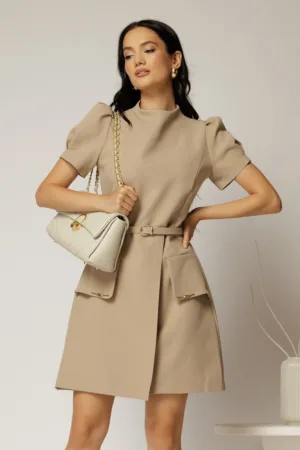 Rochie DY Fashion scurta bej cu aplicatii pe capace si decolteu rotund