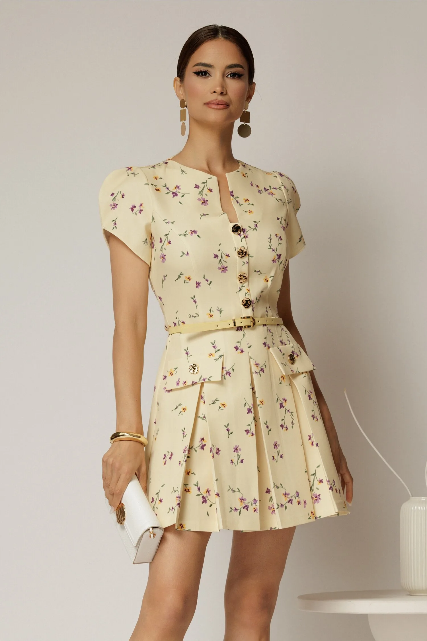 Rochie DY Fashion scurta galbena cu floricele si fusta cu pliuri