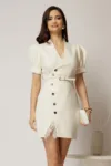 Rochie DY Fashion scurta ivoar cu decolteu petrecut cu nasturi si dantela la crepeu