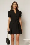 Rochie DY Fashion scurta neagra cu nasturi decorativi la bust si pliuri pe fusta