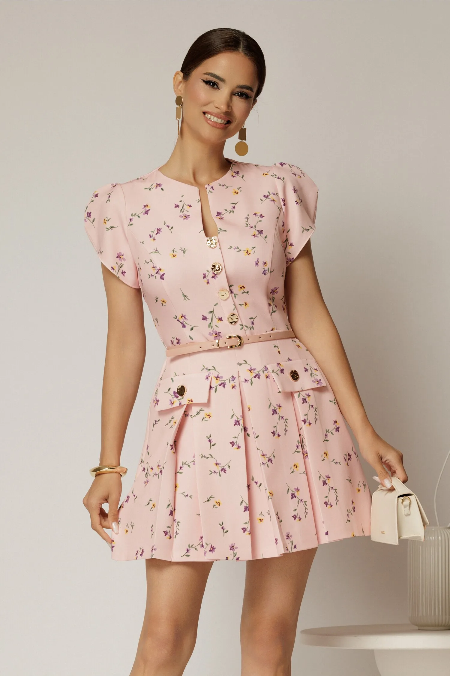 Rochie DY Fashion scurta roz cu floricele si fusta cu pliuri