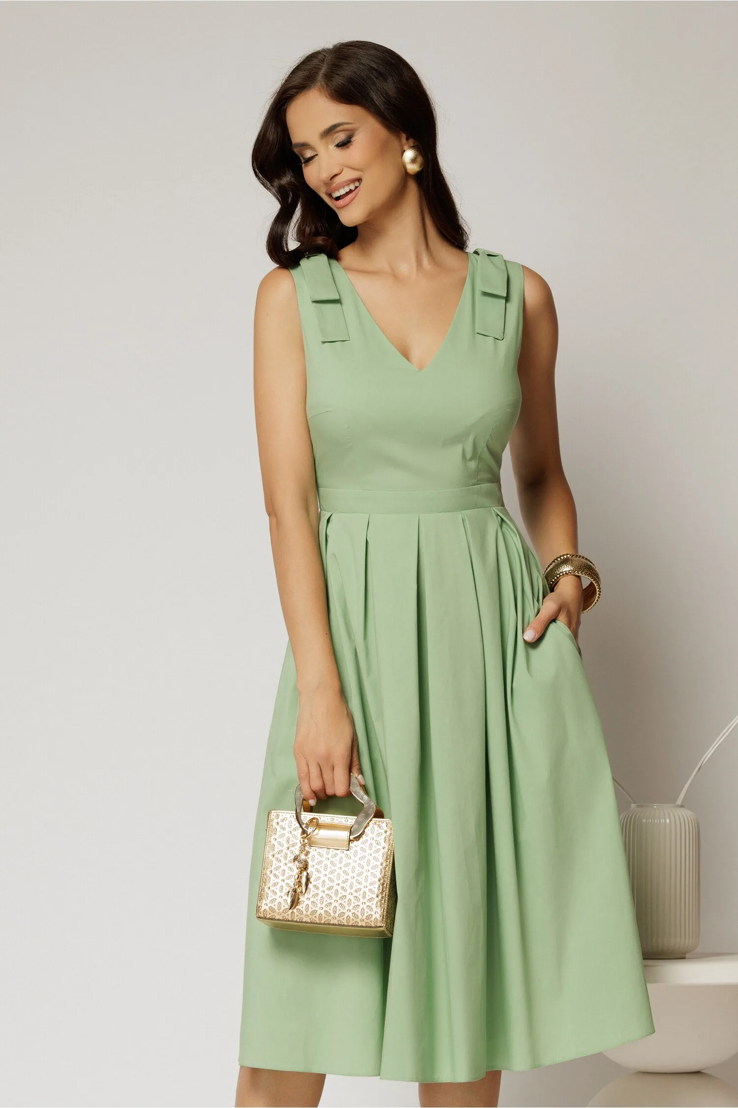 Rochie DY Fashion scurta verde fistic din poplin cu funde pe umeri