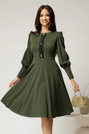 Rochie DY Fashion verde eleganta cu volan incretit pe bust si nasturi bijuterie