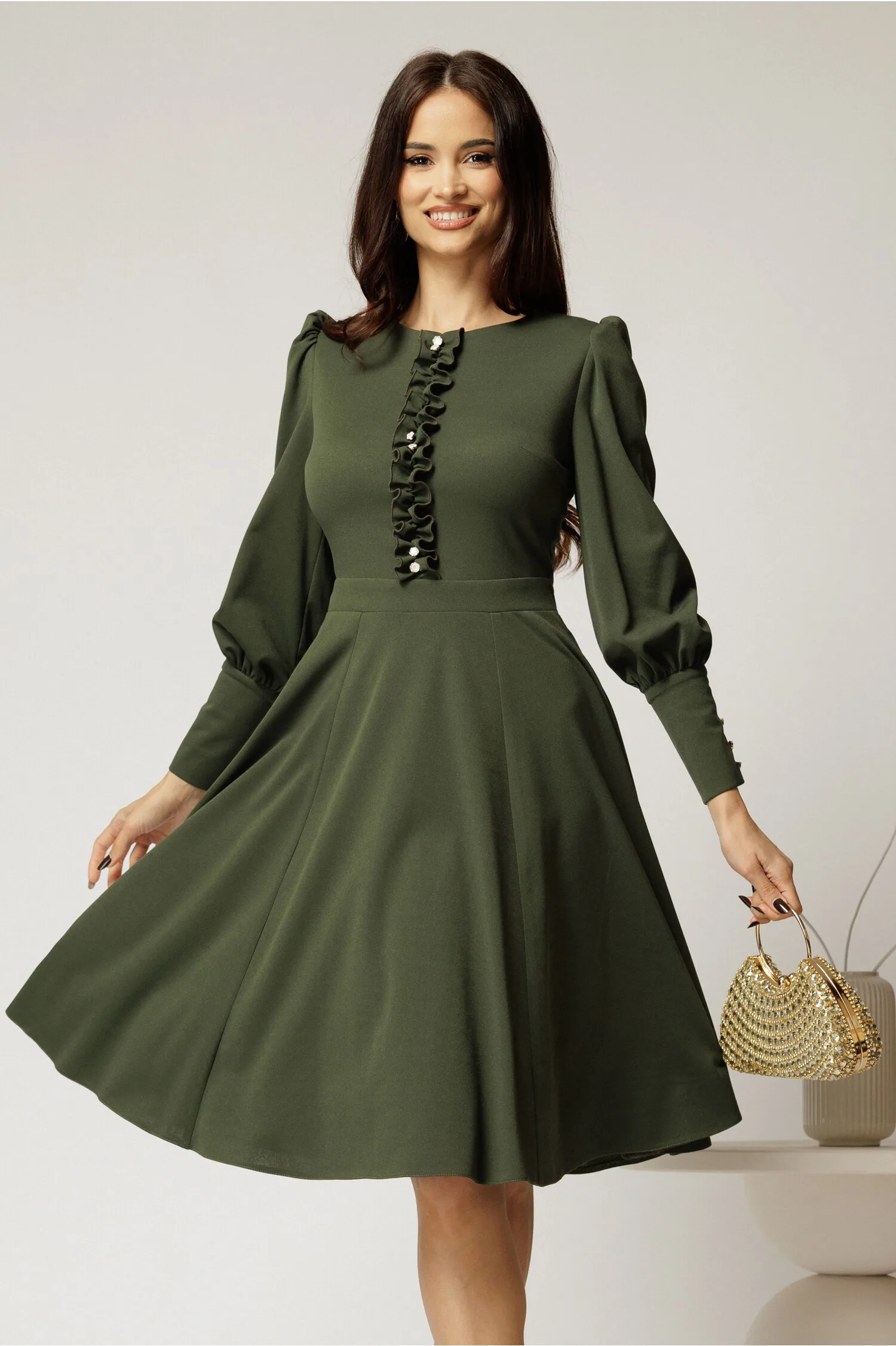 Rochie DY Fashion verde eleganta cu volan incretit pe bust si nasturi bijuterie