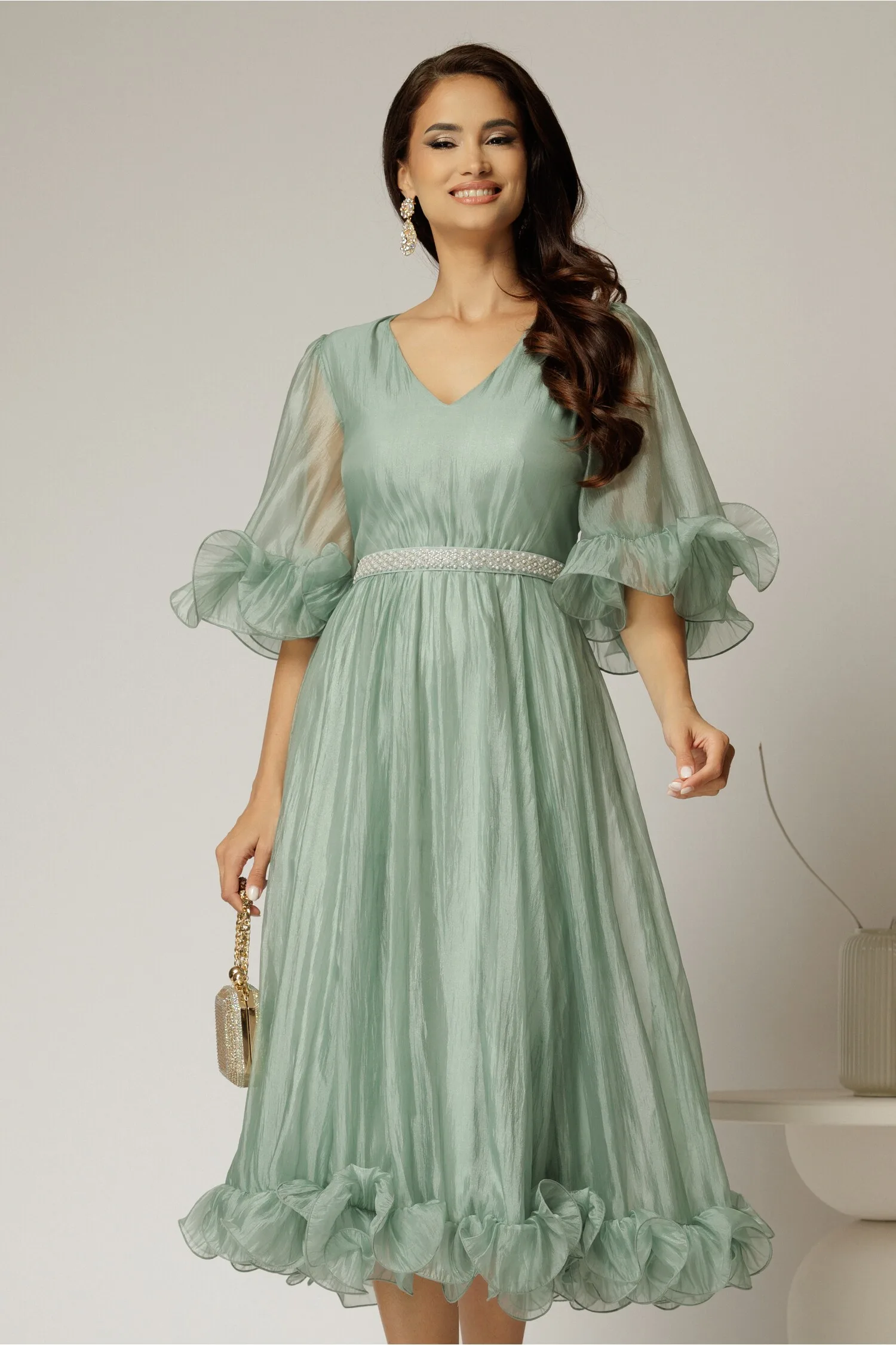 Rochie DY Fashion verde mint din voal creponat cu volanase si decolteu in V
