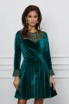 Rochie Dy Fashion verde din catifea cu bust si mansete din dantela