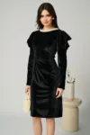 Rochie Ella Collection Linda eleganta din catifea neagra cu perle la decolteu