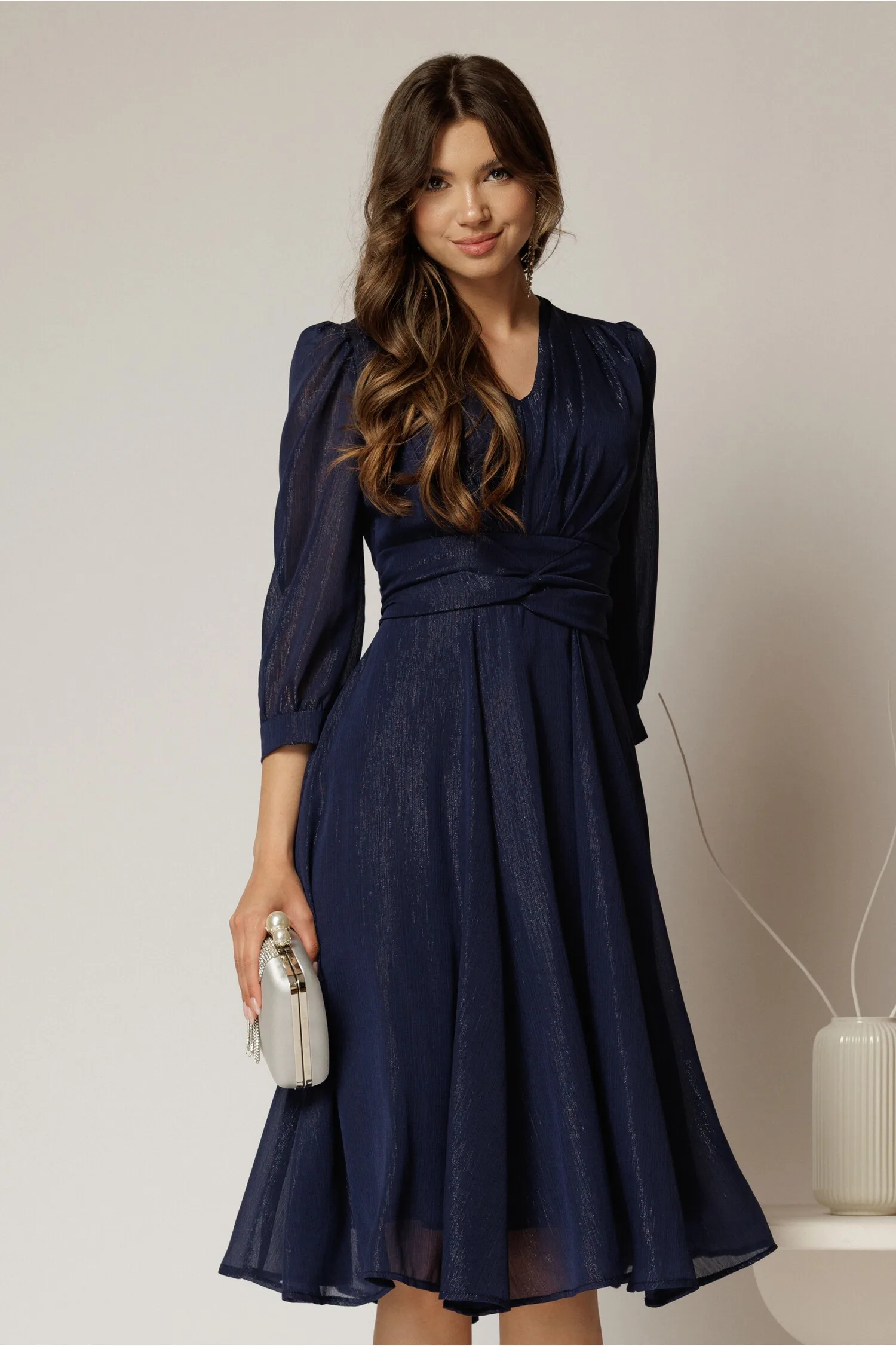 Rochie Gina midi bleumarin din voal cu fir lurex in clos