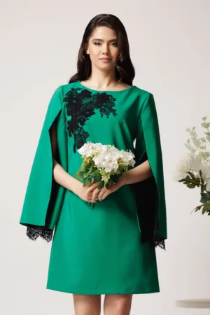 Rochie LaDonna eleganta din stofa verde cu dantela chantilly la maneci si pe bust