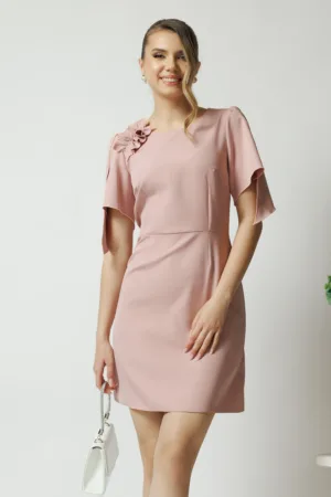 Rochie Moze eleganta din stofa roz prafuit cu incretitura pe umar
