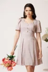 Rochie Moze scurta din brocard bej cu nasturi decorativi