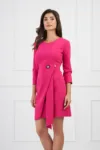 Rochie Oana fucsia cu brosa in talie si fusta petrecuta