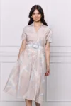Rochie Vania bej cu imprimeuri bleu si curea in talie