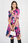 Rochie bleumarin cu imprimeu floral roz