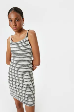 Rochie-bodycon din tricot
