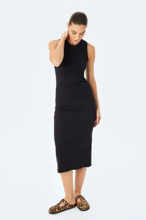 Rochie bodycon si slit pe partea din spate