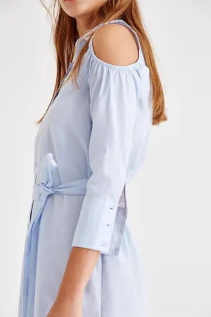 Rochie-camasa cu decupaje pe umeri