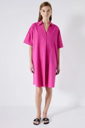 Rochie-camasa mini cu guler ascutit