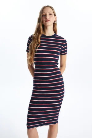Rochie cambrata cu dungi