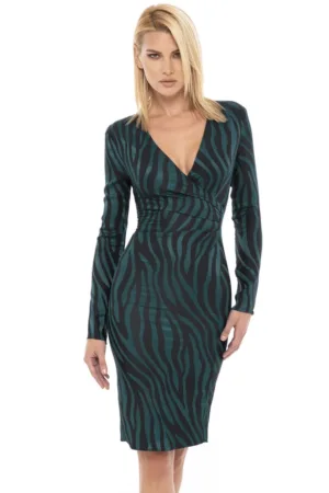 Rochie cambrata cu model animal print si slit pe partea din spate