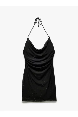 Rochie cu aplicatii stralucitoare si decolteu drapat