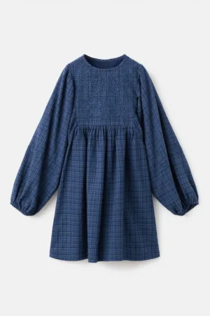 Rochie cu broderie si model in carouri