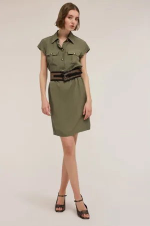 Rochie cu buzunare pe piept