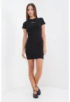Rochie cu croiala bodycon si aspect striat