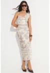 Rochie cu croiala bodycon si decolteu asimetric