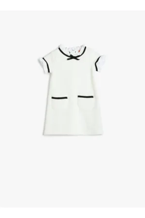 Rochie cu croiala dreapta - dungi contrastante si funda