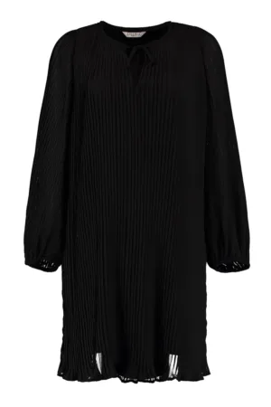 Rochie cu croiala dreapta si decolteu in V