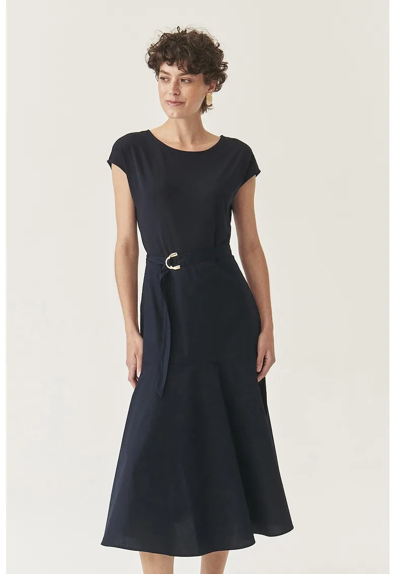 Rochie cu croiala in A si cordon in talie