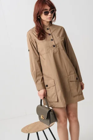 Rochie cu croiala in A si fenta cu nasturi