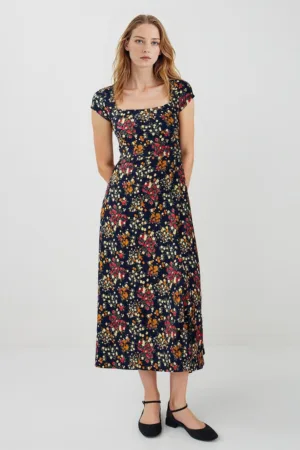 Rochie cu croiala in A si slit frontal