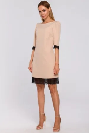 Rochie cu decolteu pe spate si dantela -