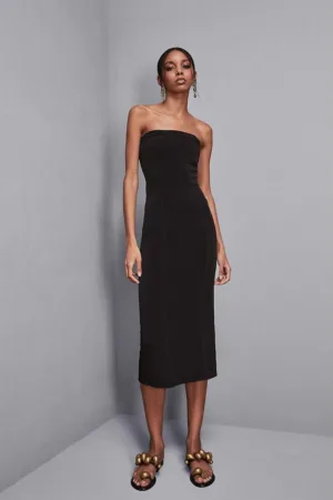 Rochie cu decolteu pe umeri si slit pe partea din spate